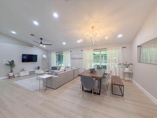 Photo - 14010 Aster Ave