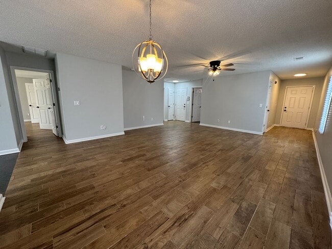 Photo - 500 Castle Ridge Dr