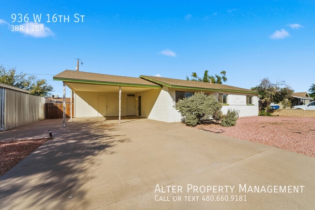 Photo - 936 W 16th St