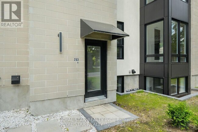 Photo - 253 Duncairn Ave
