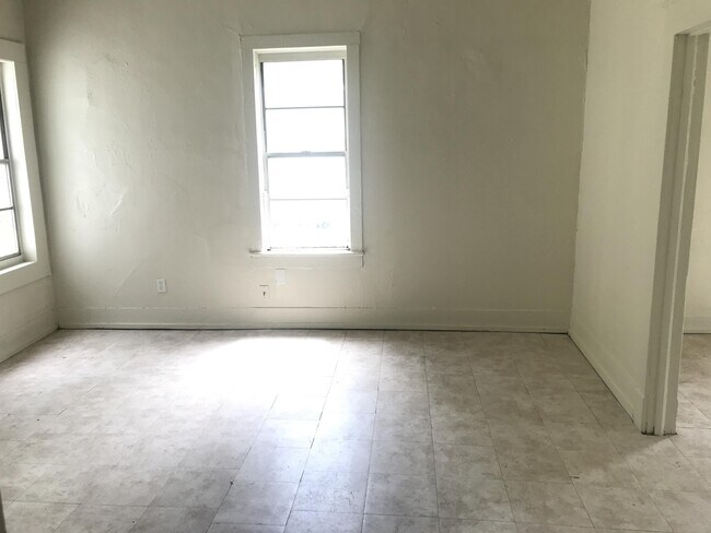 Photo - 5823 Paris Ave