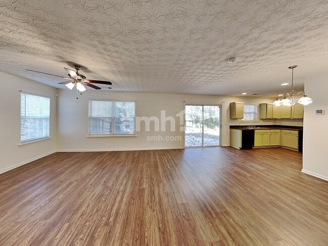 Photo - 330 Meadows Ln