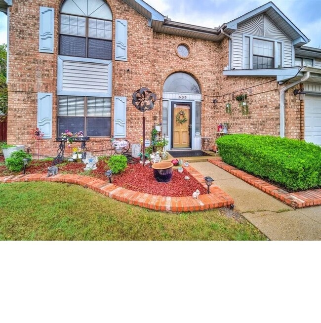 Photo - 303 Hopewell St
