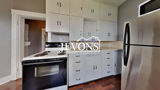 Photo - 1020 N L St Apartment Unit 2