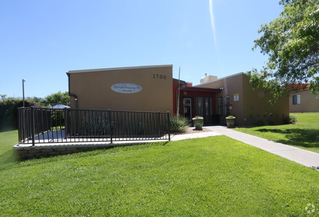 Apartments For Rent Close To UNM