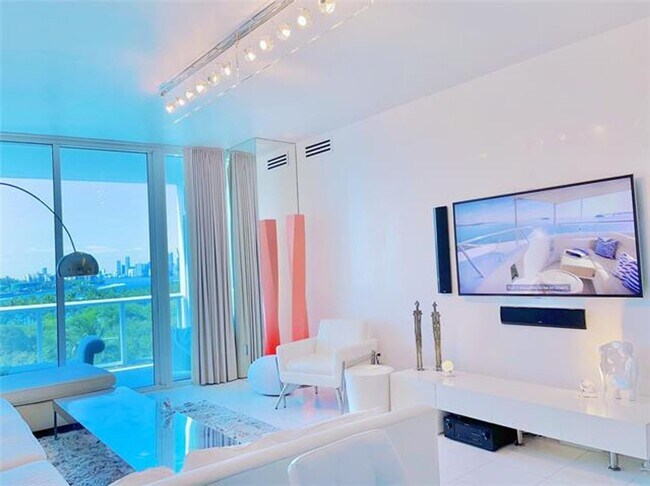 Photo - 100 South Pointe Dr Unidad 100 S Pointe Drive Dr # 602