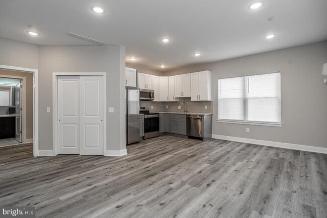 Building Photo - 616 Union St Unit B