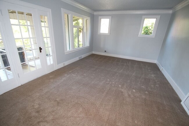 Photo - 18824 Bothell Way NE