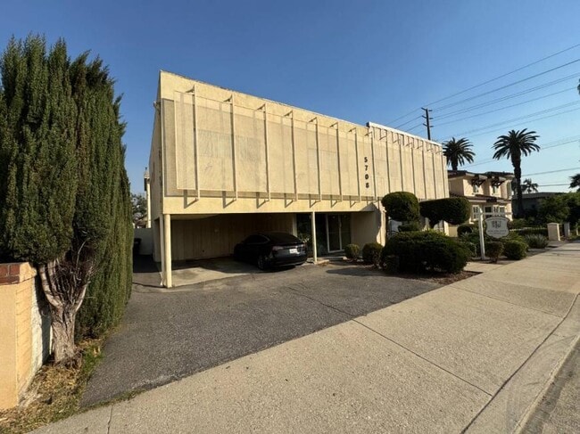 Building Photo - 2.0 bedroom in Temple City California 91780 Unit F Rental