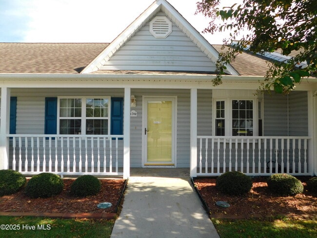 Building Photo - 1702 Courtyard E Rental
