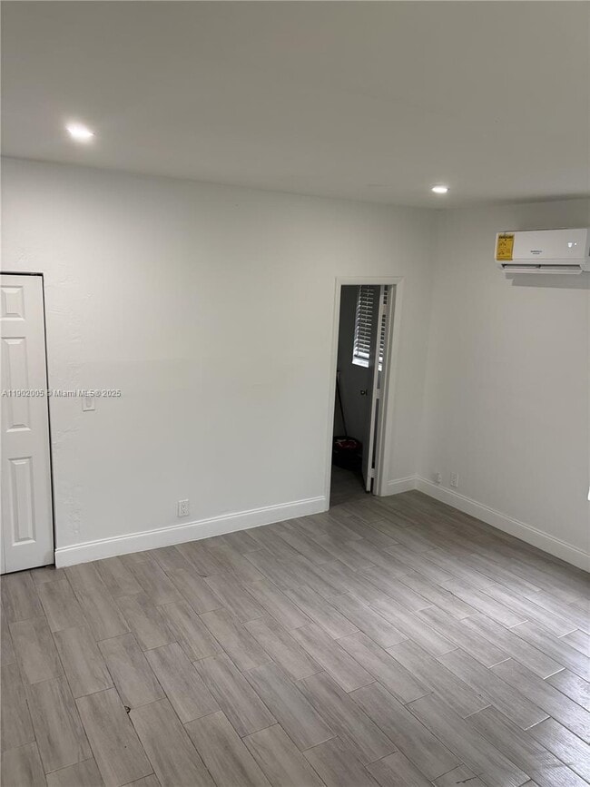 Photo - 9301 NW 4th Ave Unidad 3