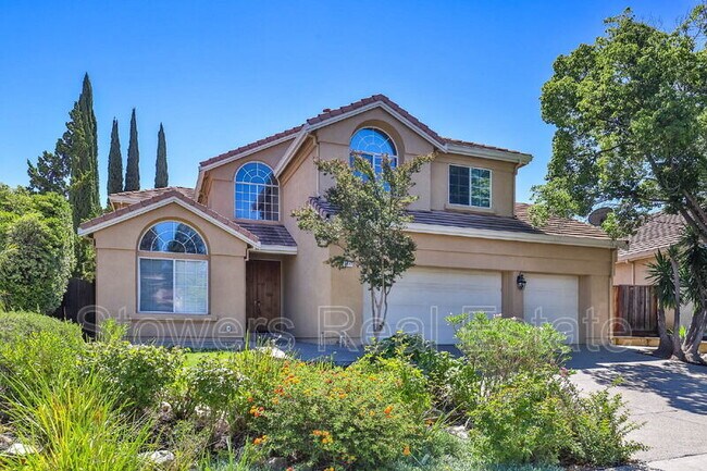 Photo - 2041 Crater Peak Way