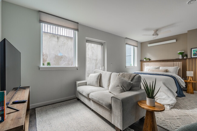 Photo - 320 Queen Anne Ave N Unidad ID1364269P