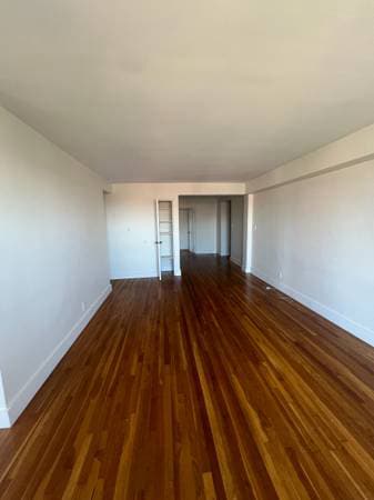 Photo - 66-01 Burns St