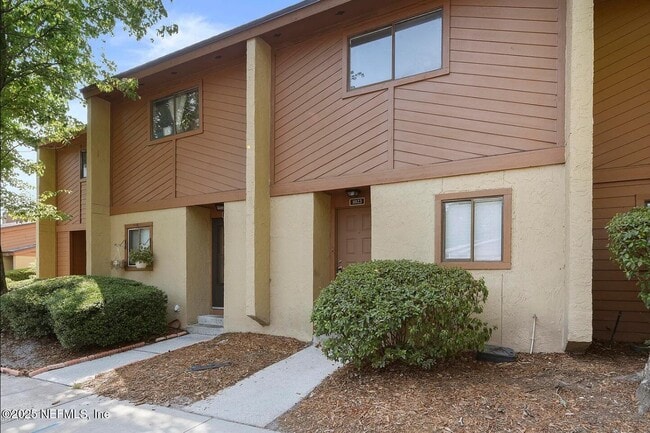 Building Photo - 85 Debarry Ave Unit 1023 Rental