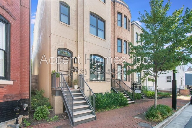 Photo - 210 S Patrick St