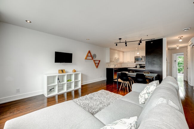 Photo - 3927 Rue Evelyn Unit 3927 Rue Evelyn