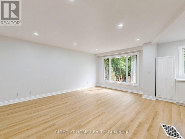 Photo - 8 Caledonia Rd