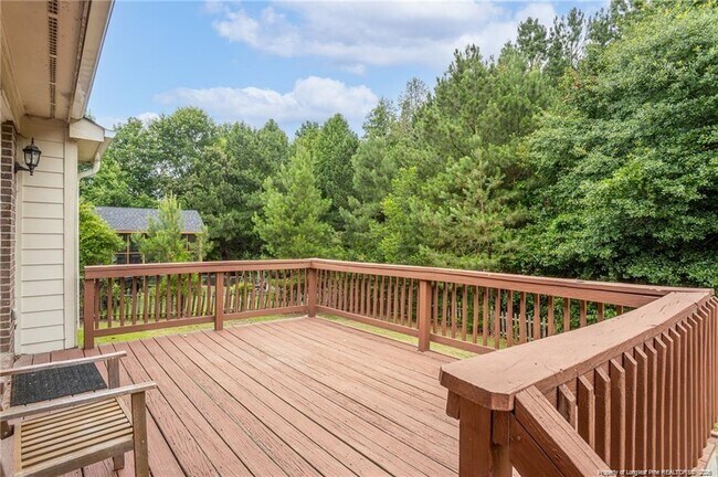 Photo - 402 Roundtree Dr