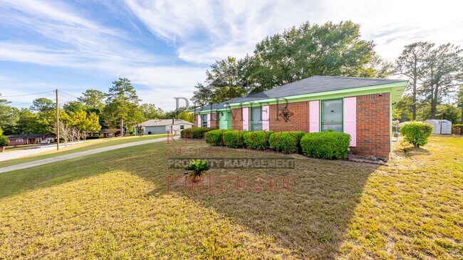 Photo - 6634 Hensley Dr