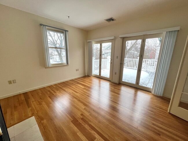 Photo - 31 Channing St Unit 1