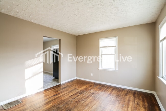 Photo - 2330 Lexington Ave