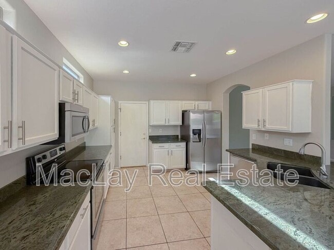 Photo - 203 W Cedar Dr