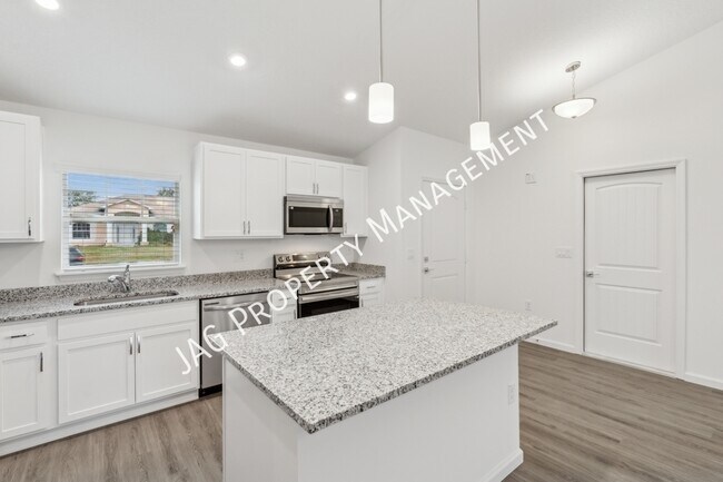 Photo - 271 Christensen Ave SE