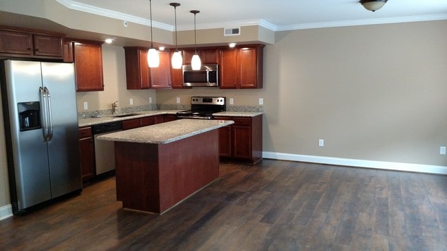 Building Photo - 108 Hollow Drive Rental