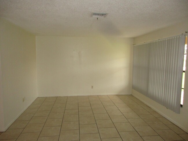 Photo - 2310 SE 6th Terrace Apartment Unit 2310 SE 6th Terrace #B