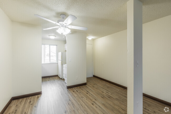 2BR, 1BA - 800SF - Mountain View Apartments