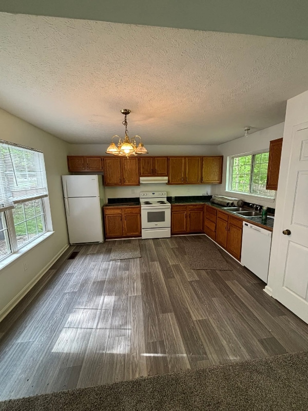 Photo - 33 Wisteria Ln