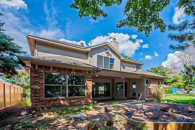 Photo - 200 Courtney Ln