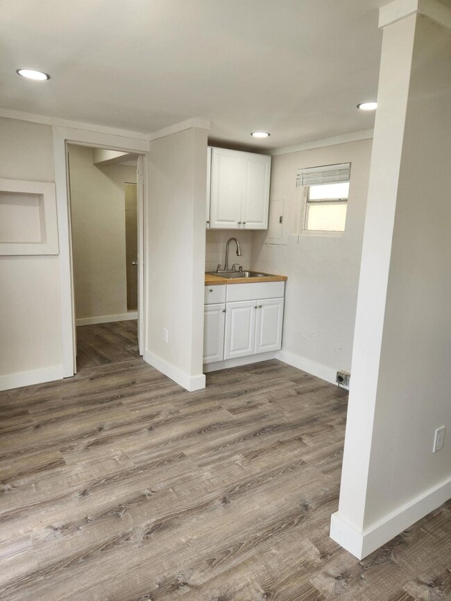 Photo - 134 W 24th St Unit 1
