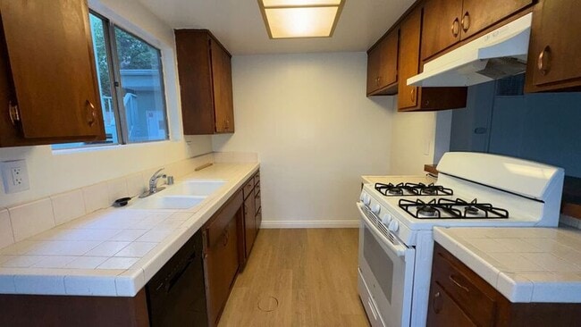 Photo - 1625 Raymond Hill Rd Unidad #5