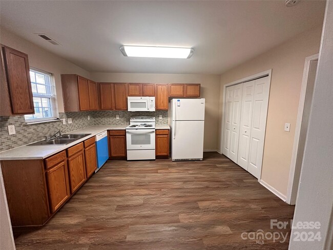 Photo - 5134 Brooktree Dr Townhome