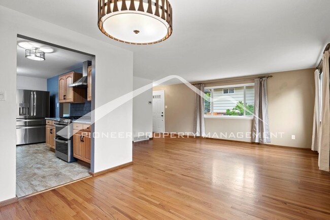 Photo - 1024 Pike Dr