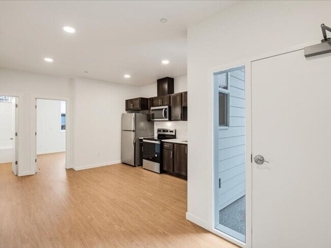 Photo - Fremont St Apartments