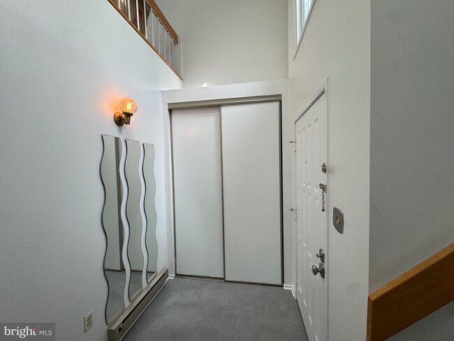 Building Photo - 1898 Villaridge Dr Unit 1898 B