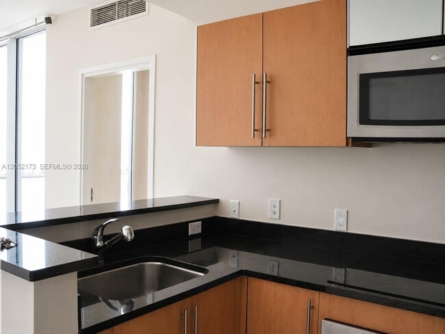Photo - 300 S Biscayne Blvd Unidad T-3511