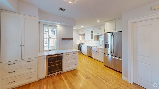 Building Photo - 214 W 7th St Unit 2 Rental