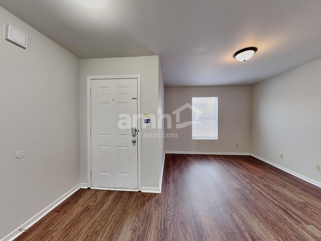 Photo - 1413 Dowell St