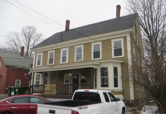 Building Photo - 14 Pleasant St Unit apt 2