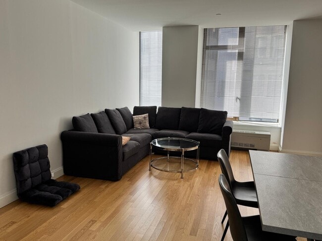 Photo - 10 Hanover Square Unit 3x