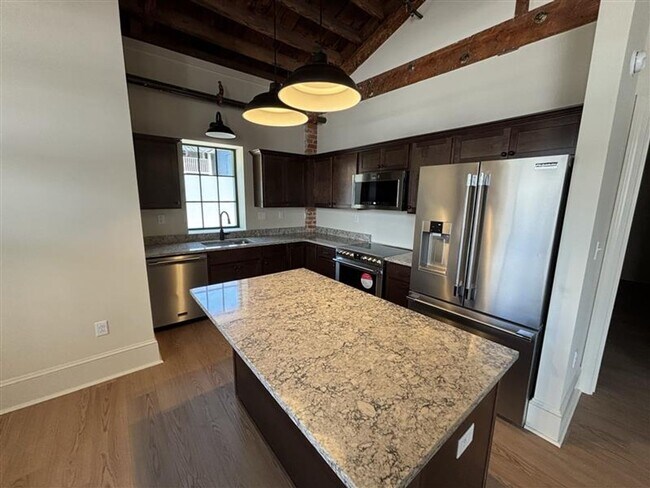 Photo - Flag Factory #10L Unit Flag Factory- 10L