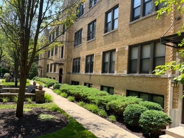 Photo - 1358-1355 W Estes Ave