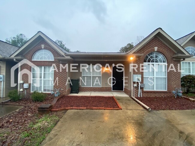 Building Photo - Townhome for rent in Pelham, AL! Available to View Now!