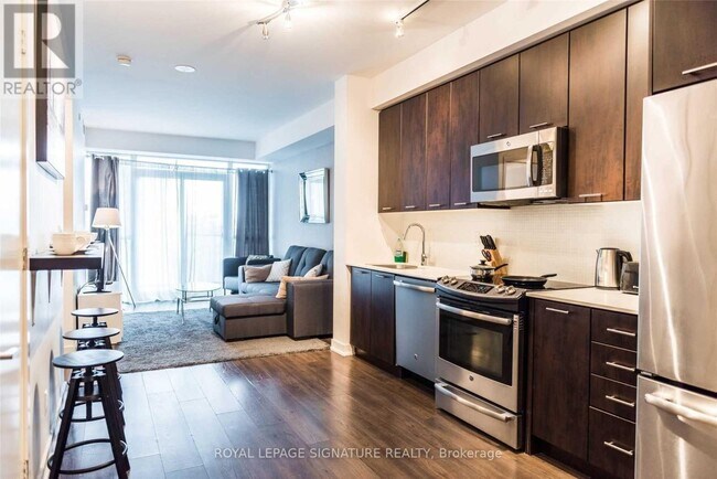 Photo - 50 Bruyeres Mews Unit 809