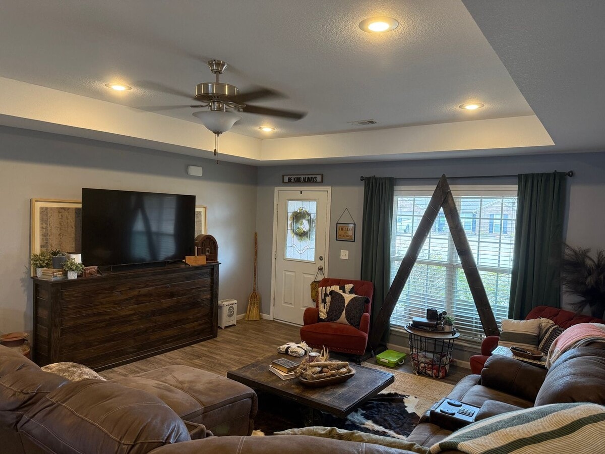 Photo - 4582 Edinburgh Dr