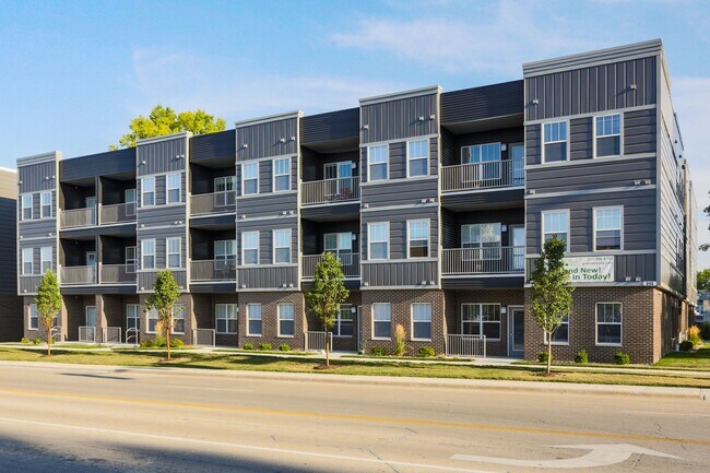 Photo - 213 W Green St